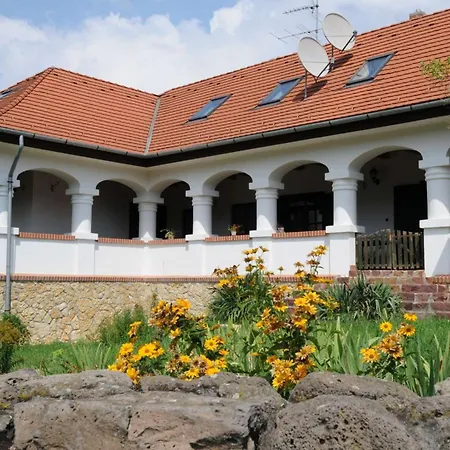 Szálloda Somogy Kertje üdülőfalu és étterem Bonnya
