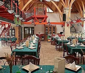 Somogy Kertje Ueduelofalu Es Etterem Hotel Bonnya