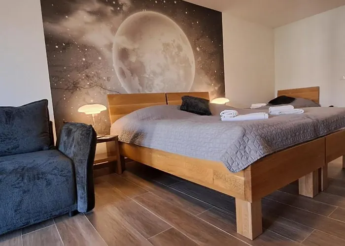 Somogy Kertje Ueduelofalu Es Etterem 3* Bonnya